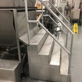 ALUMINUM STEP AND RAIL