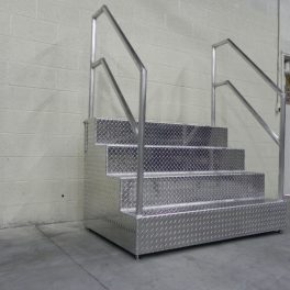 ALUMINUM STEP