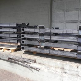 STEEL FRAMES FOR STACKING