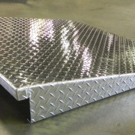 ALUMINUM TREAD RAMP