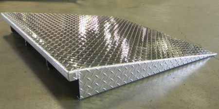 ALUMINUM TREAD RAMP