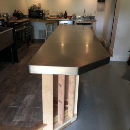 BAR TOP