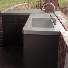 OUTDOOR KITCHEN WITH STAINLESS COUNTERTOPS