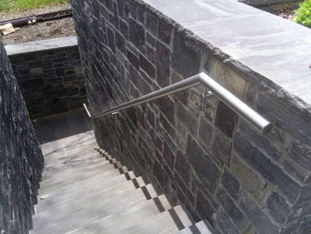 STAINLESS STEEL GRAB RAIL