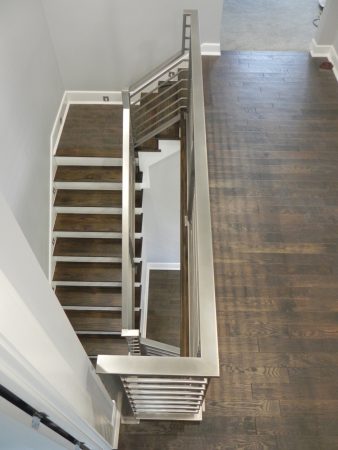 STAINLESS STEEL HANDRAIL WITH NO CORNER POST