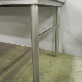STAINLESS TABLE
